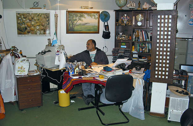 Direktor Lauro Barcellos in seinem Office
